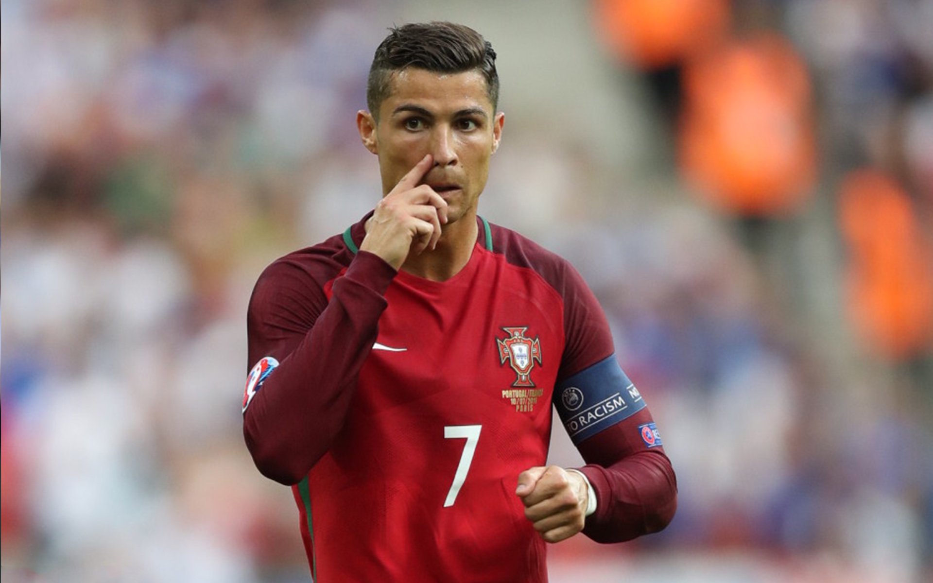 曼联后防线上若干位置需要夏窗前完成检修，后天曼联